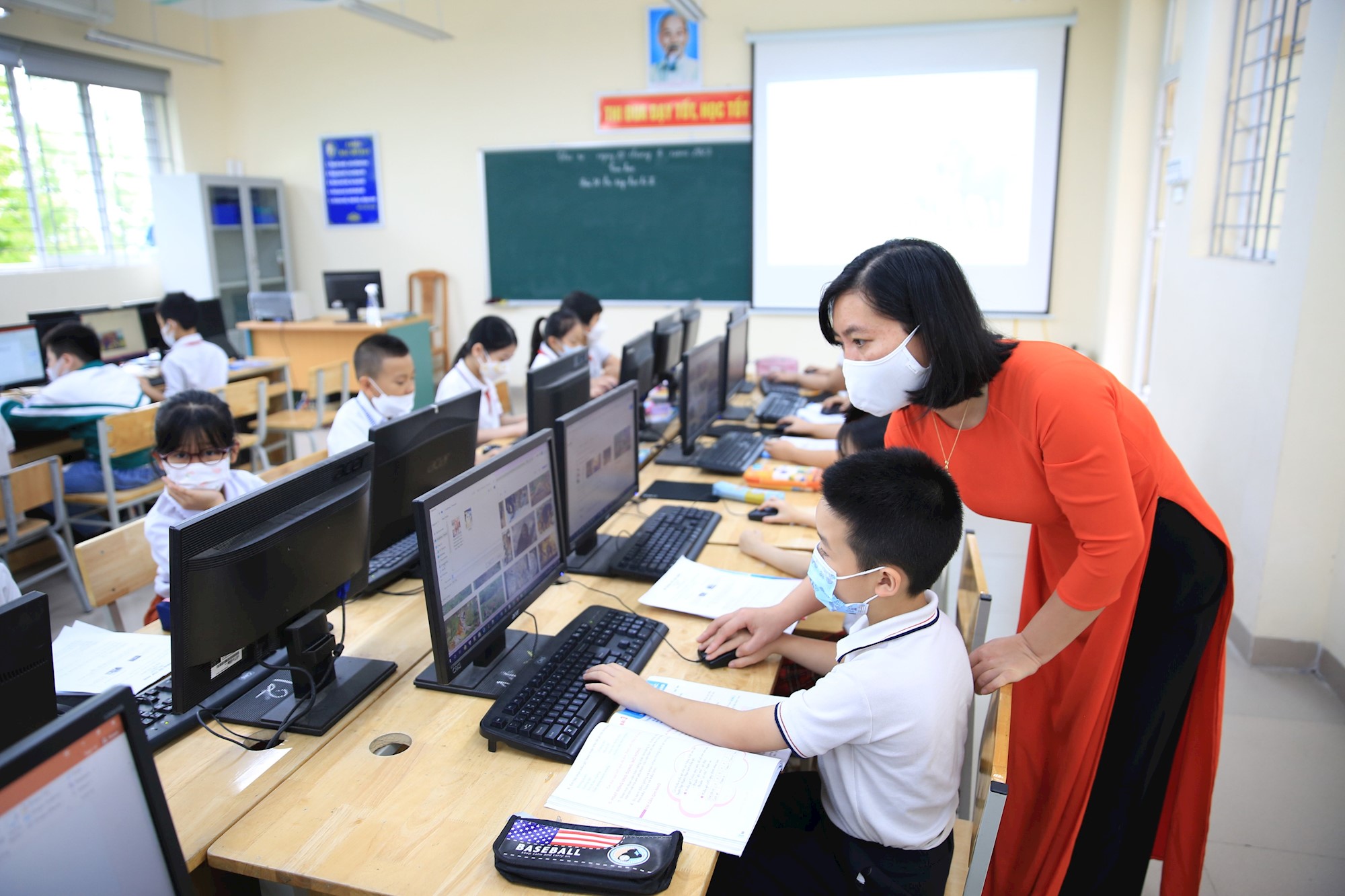 Số lượng học sinh vào lớp 1, lớp 6 ở Hà Nội tăng mạnh